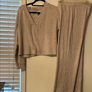 Universal Thread Beige Lounge Set